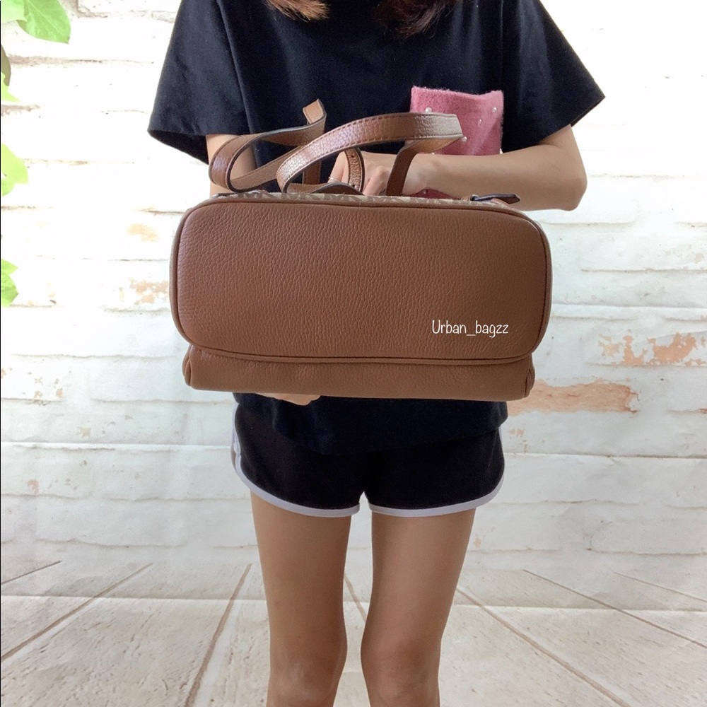 Michael Kors Abbey Medium Backpack - Picture 5 of 8